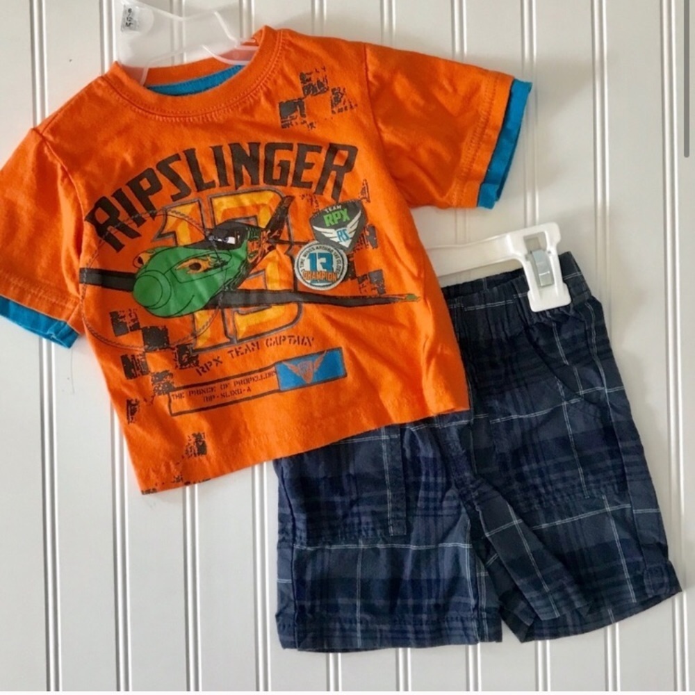 Disney tee/plaid shorts outfit